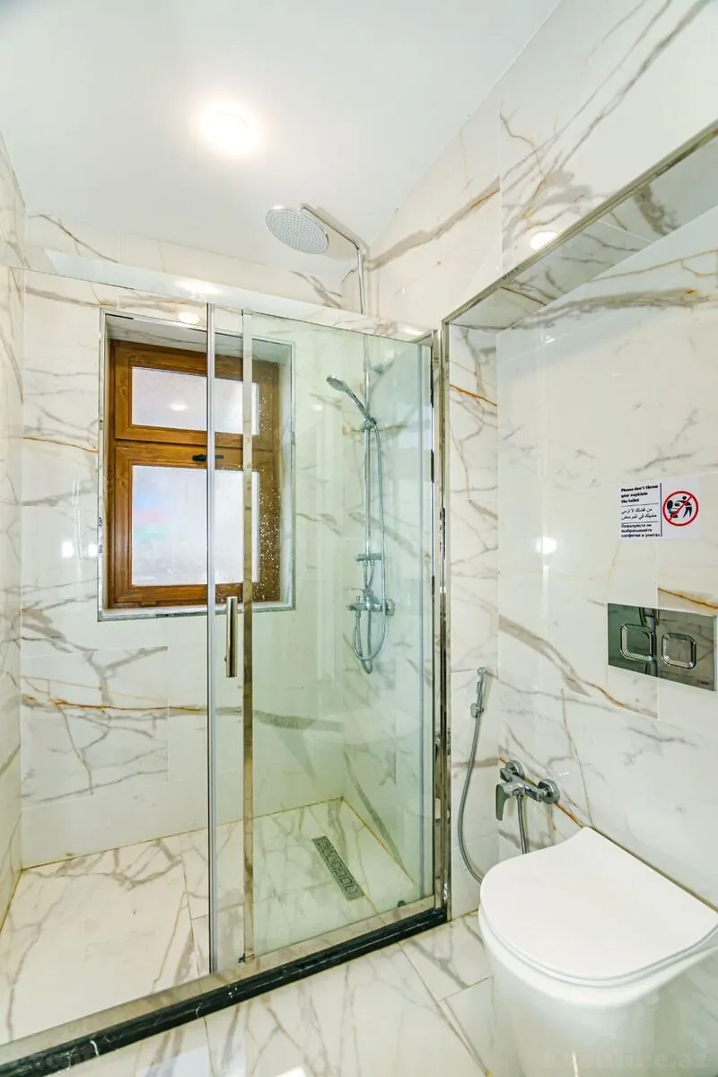 Kirayə verilir 5 otaqlı Mənzil Yeni tikili 250 m² Sahil m. - şəkil 8