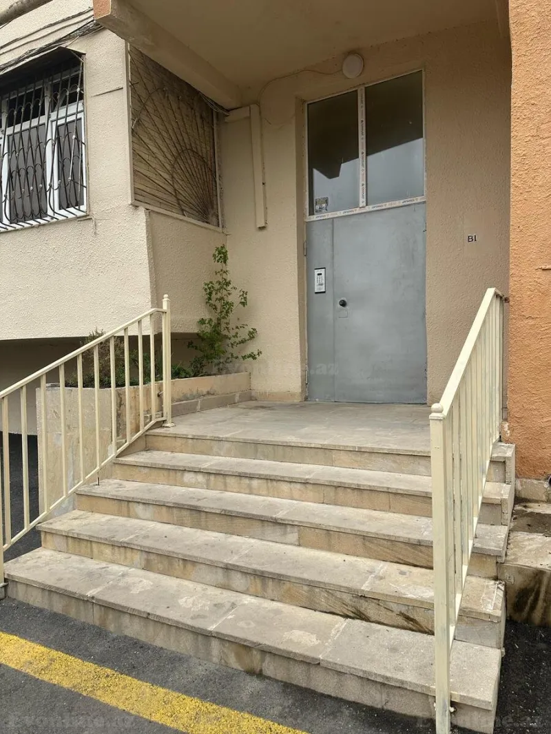 Satılır 3 otaqlı Mənzil Köhnə tikili 74 m² Suraxanı r. - şəkil 2