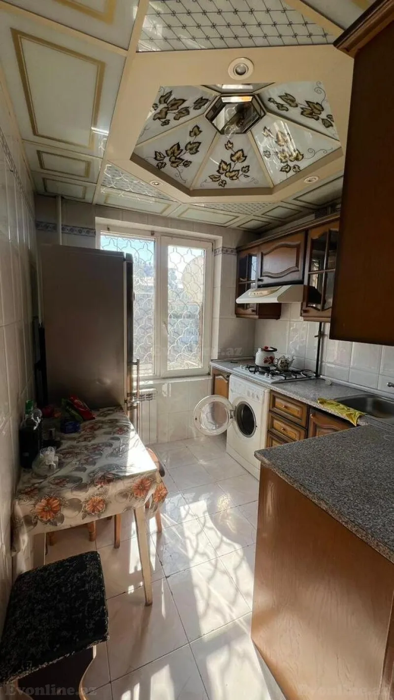 Kirayə verilir 2 otaqlı Mənzil Köhnə tikili 45 m² Nərimanov r. - şəkil 2