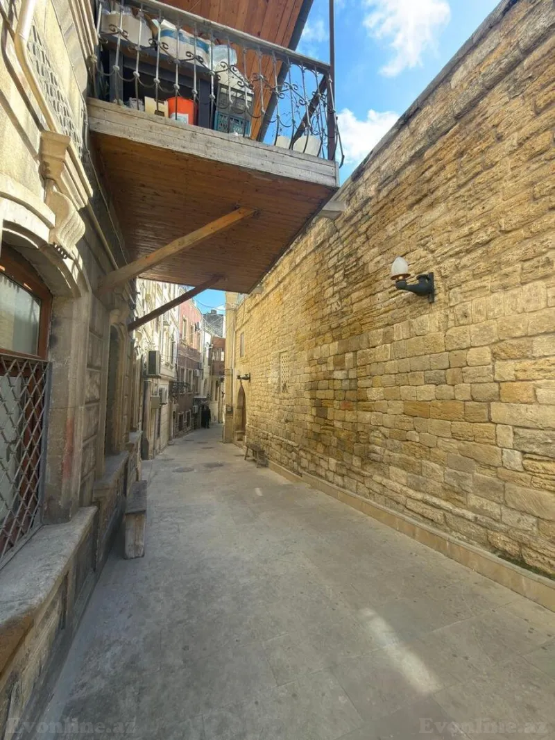 Satılır 3 otaqlı Mənzil Köhnə tikili 80 m² İçərişəhər m. - şəkil 16