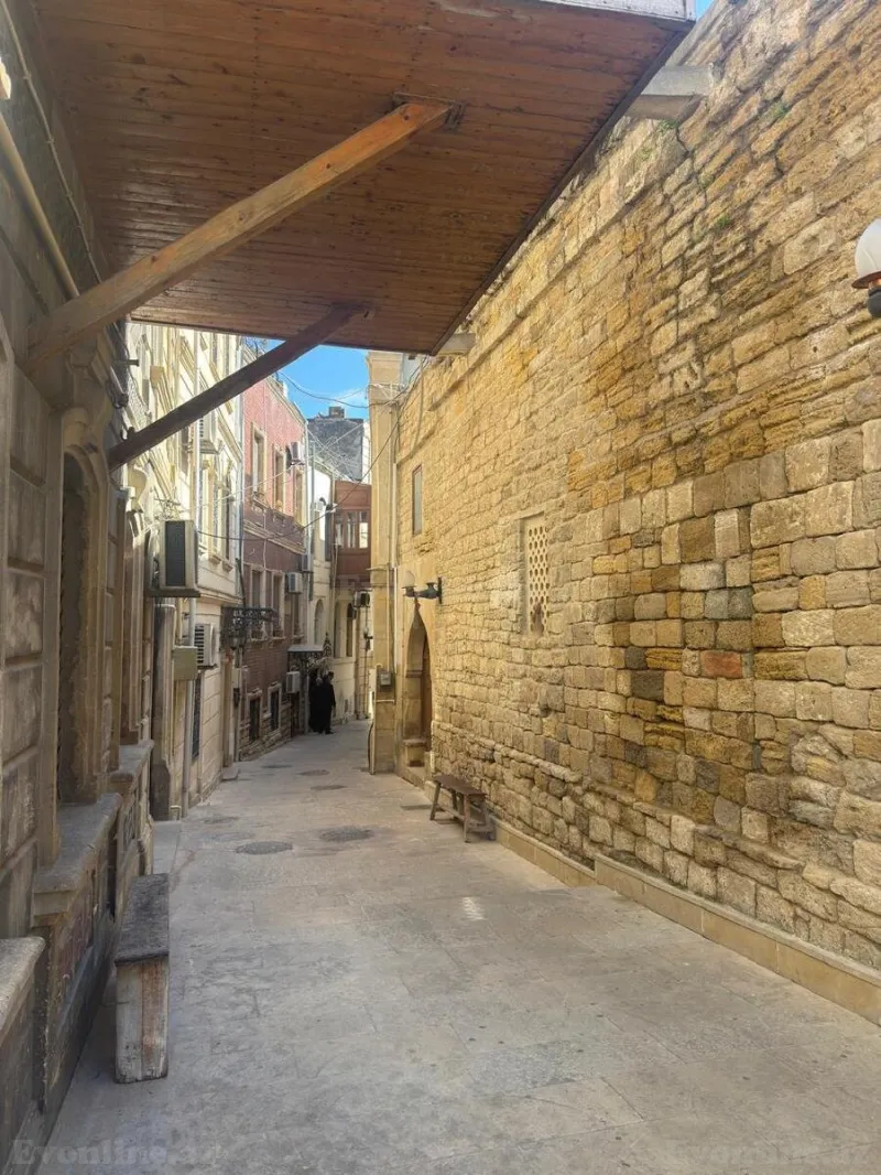 Satılır 3 otaqlı Mənzil Köhnə tikili 80 m² İçərişəhər m. - şəkil 23