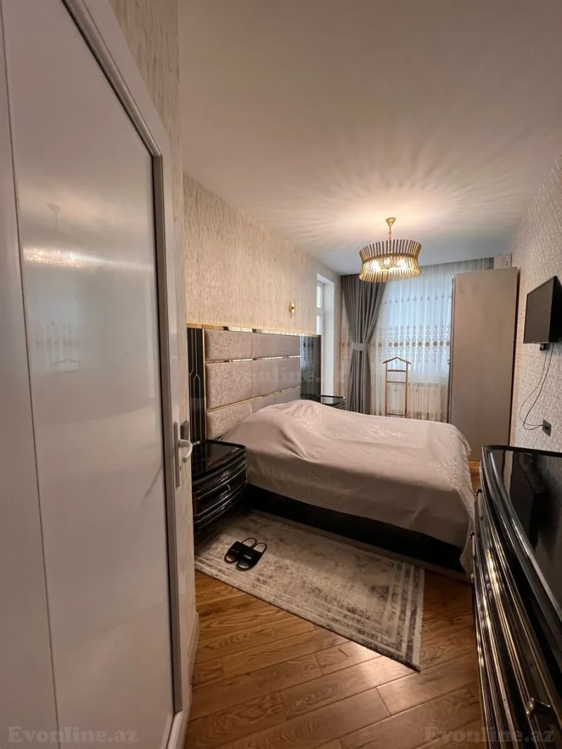 Satılır 6 otaqlı Mənzil Yeni tikili 195 m² Elmlər Akademiyası m. - şəkil 3