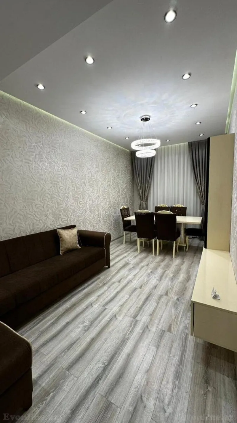 2 otaqlı Mənzil 81 m² 20 Yanvar m. Satılır
