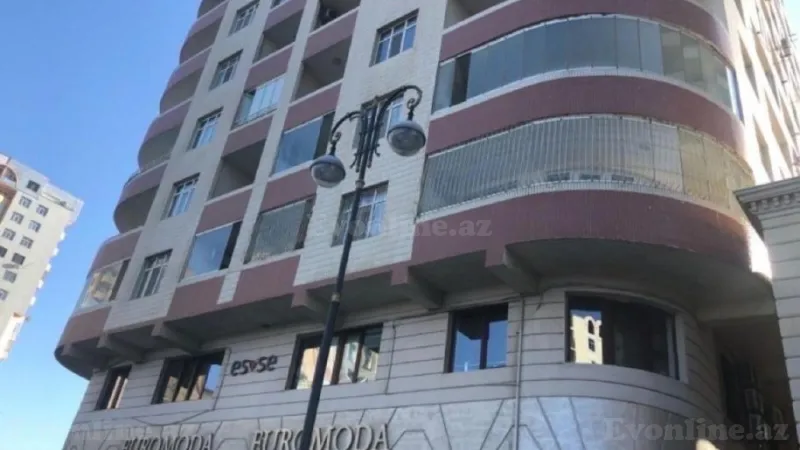 2 otaqlı Mənzil 100 m² Elmlər Akademiyası m. Satılır