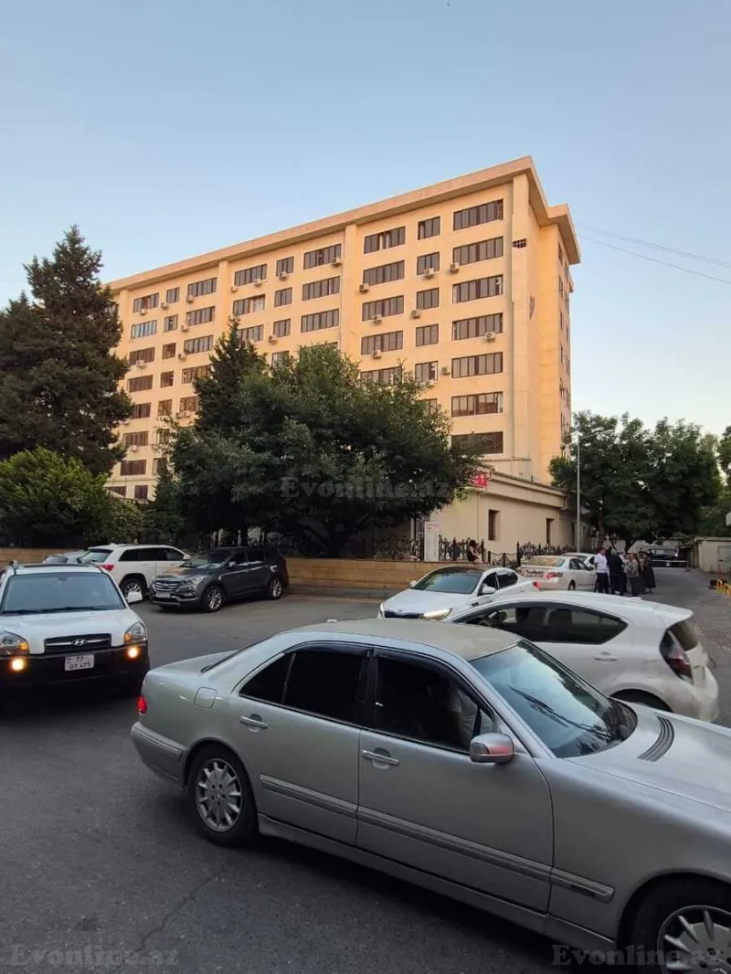 2 otaqlı Mənzil 75 m² 28 May m. Satılır