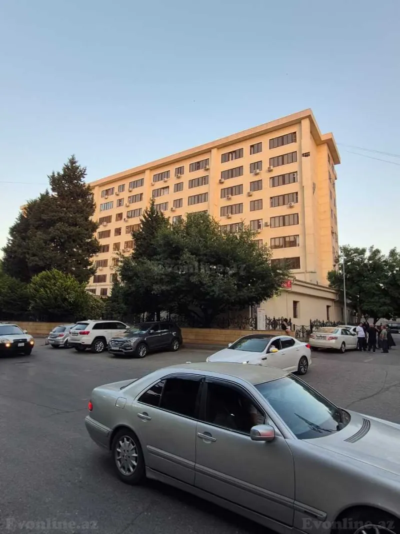 Satılır 2 otaqlı Mənzil Köhnə tikili 75 m² 28 May m. - şəkil 20