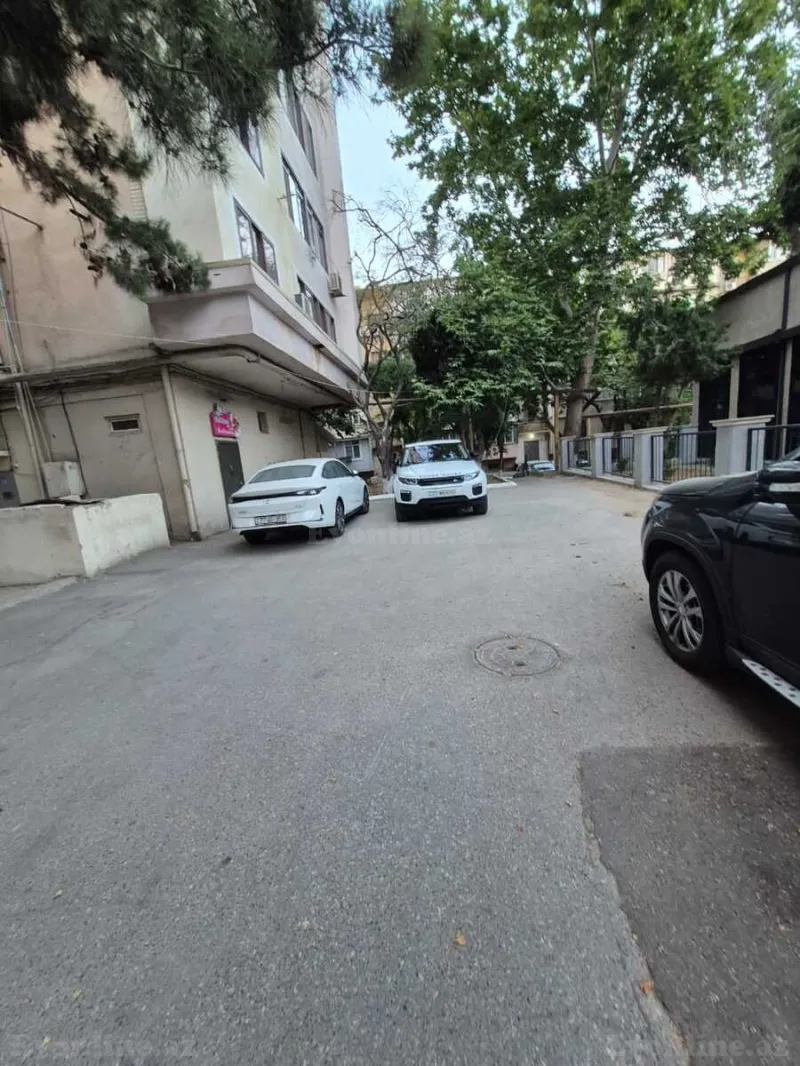 Satılır 2 otaqlı Mənzil Köhnə tikili 75 m² 28 May m. - şəkil 22