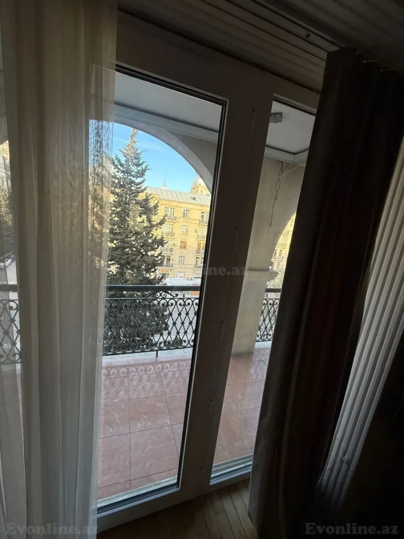 Kirayə verilir 3 otaqlı Mənzil Köhnə tikili 80 m² Yasamal - şəkil 3