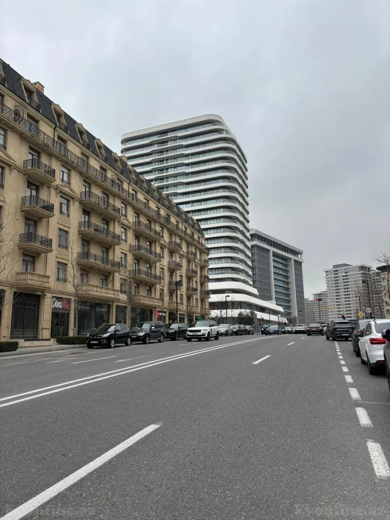 4 otaqlı Mənzil 142 m² Xətai r. Kirayə verilir