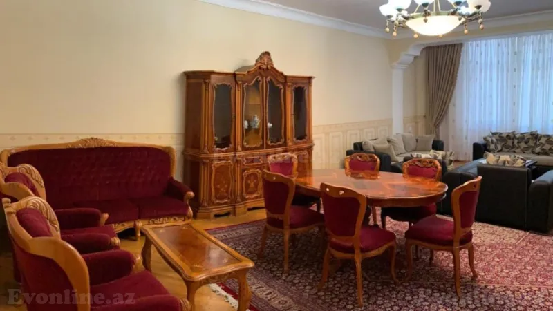 4 otaqlı Mənzil 200 m² Nizami m. Kirayə verilir