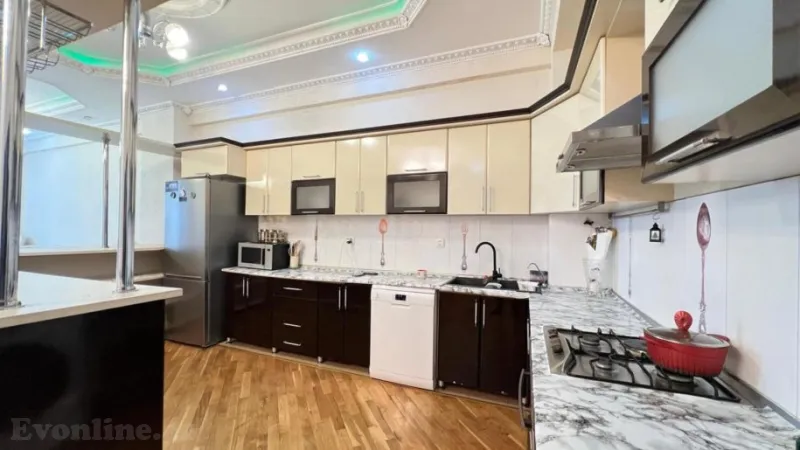 Satılır 3 otaqlı Mənzil Yeni tikili 163 m² Yasamal r. - şəkil 12