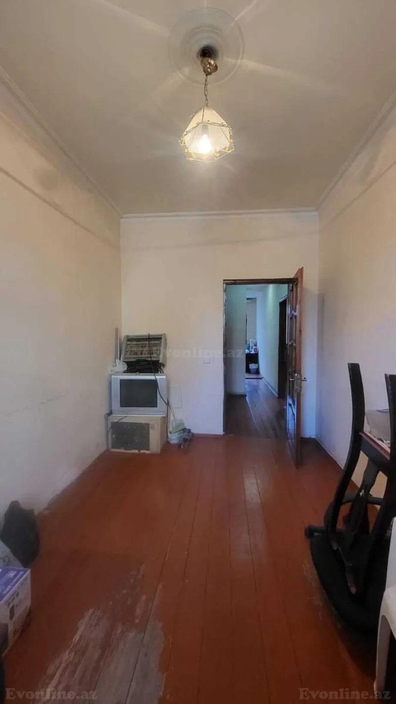 Satılır 3 otaqlı Mənzil Köhnə tikili 70 m² Gənclik m. - şəkil 9