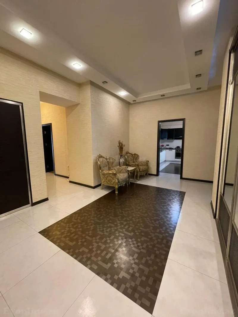 Satılır 4 otaqlı Mənzil Yeni tikili 180 m² 28 May m. - şəkil 5