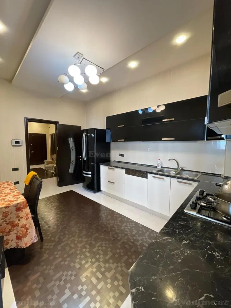 Satılır 4 otaqlı Mənzil Yeni tikili 180 m² 28 May m. - şəkil 8