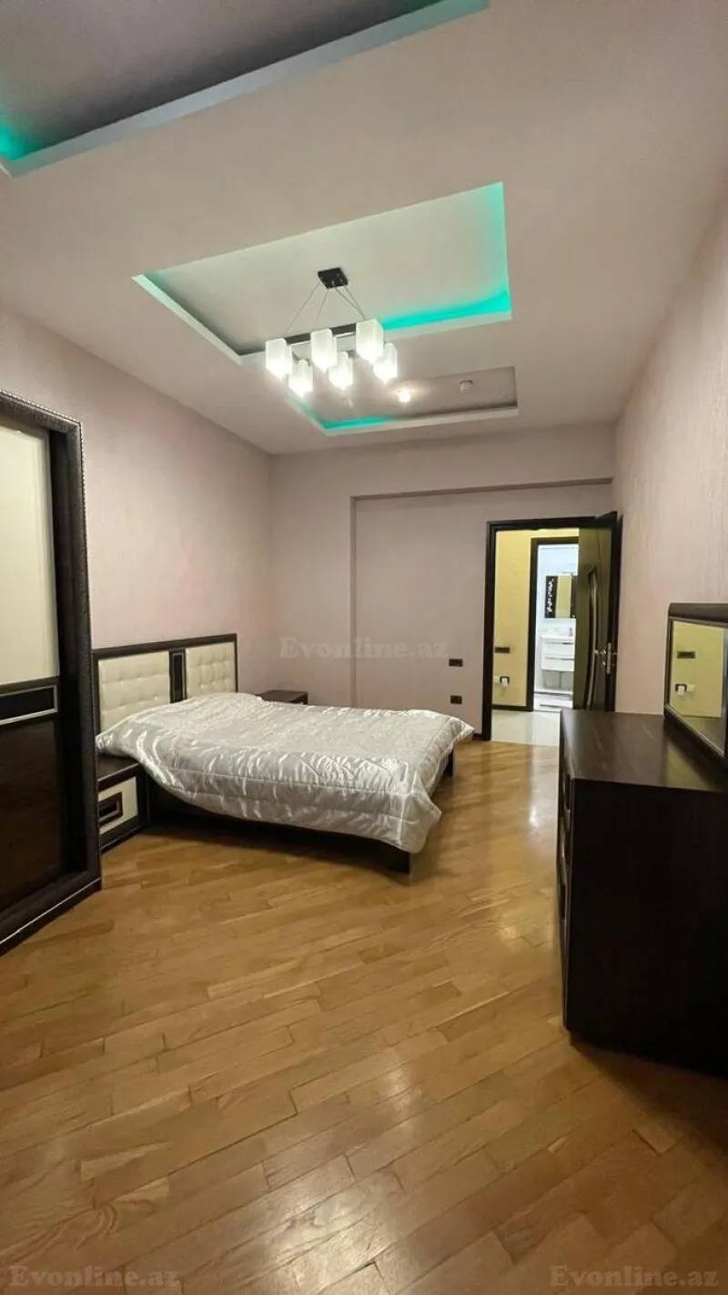 Satılır 4 otaqlı Mənzil Yeni tikili 180 m² 28 May m. - şəkil 10