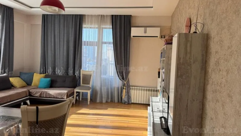 Bakı, Nərimanov r., Nəriman Nərimanov m.da 4 otaqlı mənzil satılır