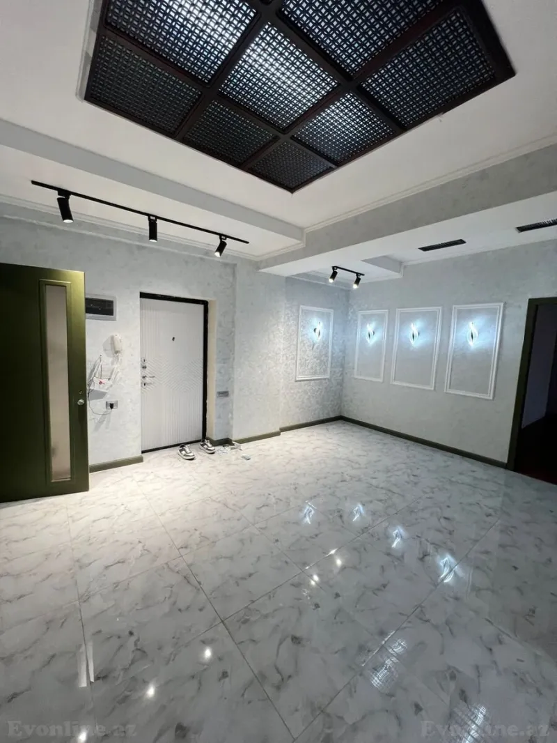 Bakı, Binəqədi r., Nəsimi m., 9-cu mikrorayonda 3 otaqlı mənzil satılır