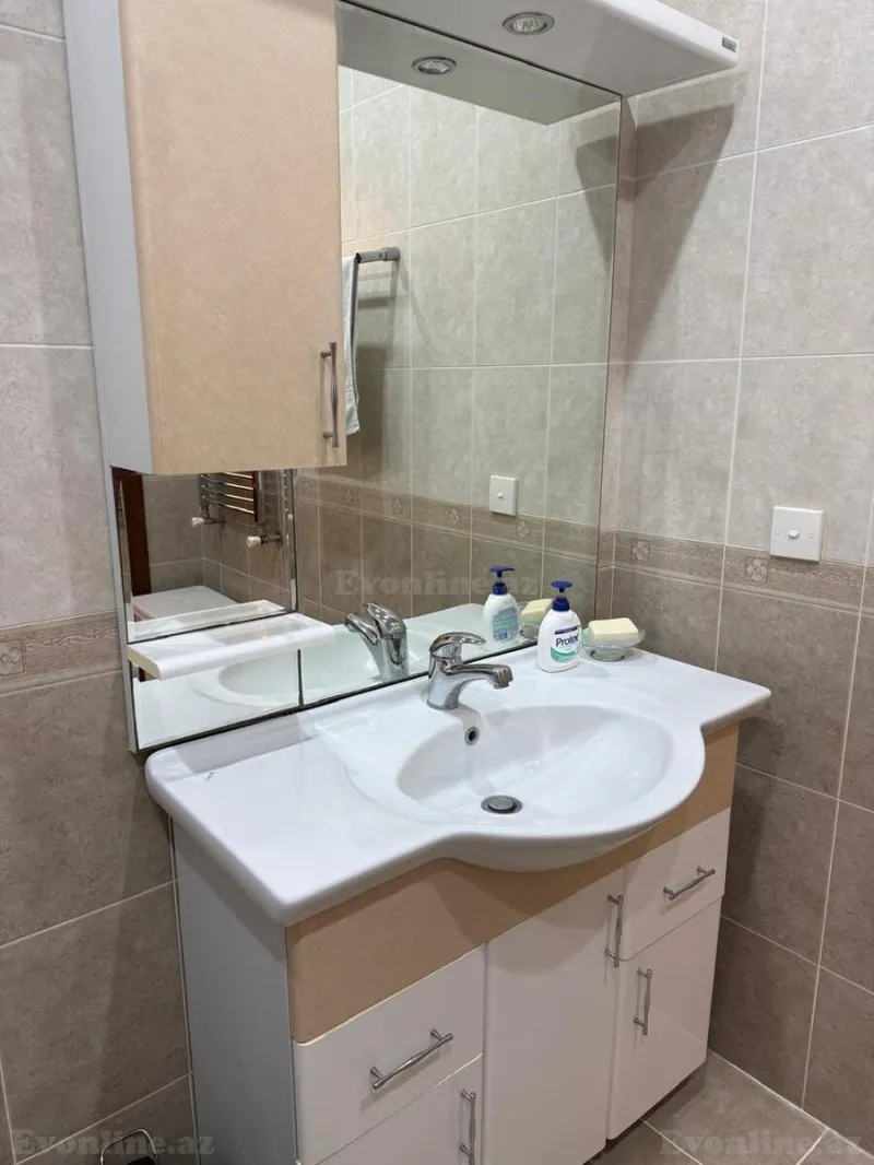 Kirayə verilir 4 otaqlı Mənzil Yeni tikili 200 m² Nizami m. - şəkil 16