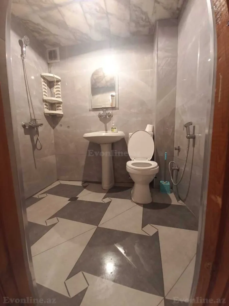 Kirayə verilir 2 otaqlı Mənzil Köhnə tikili 60 m² İnşaatçılar m. - şəkil 6