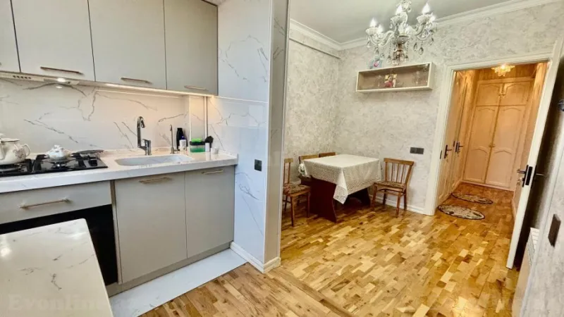 Satılır 3 otaqlı Mənzil Köhnə tikili 70 m² Nərimanov r. - şəkil 8