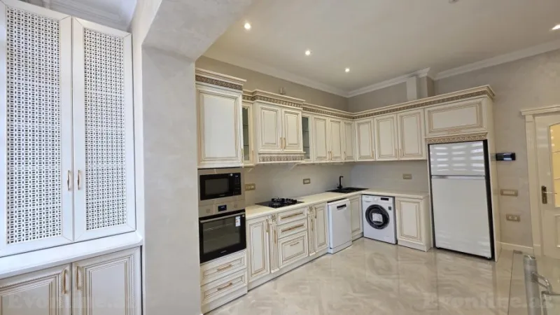 Kirayə verilir 3 otaqlı Mənzil Yeni tikili 170 m² Gənclik m. - şəkil 13