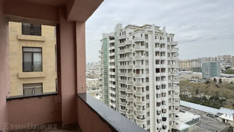 Satılır 4 otaqlı Mənzil Yeni tikili 210 m² 28 May m. - şəkil 16