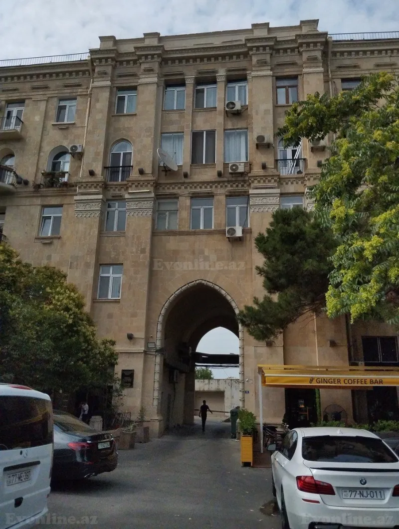 Satılır 3 otaqlı Mənzil Köhnə tikili 75 m² Yasamal - şəkil 3