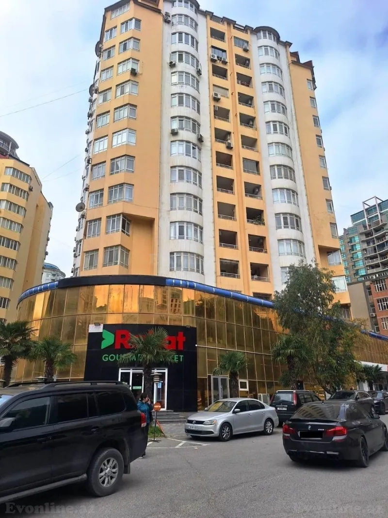 4 otaqlı Mənzil 170 m² 28 May m. Satılır