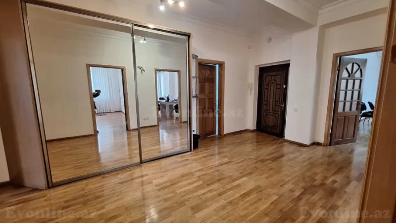 Satılır 4 otaqlı Mənzil Yeni tikili 170 m² 28 May m. - şəkil 8