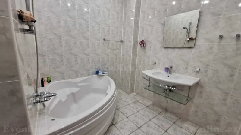 Satılır 4 otaqlı Mənzil Yeni tikili 170 m² 28 May m. - şəkil 11