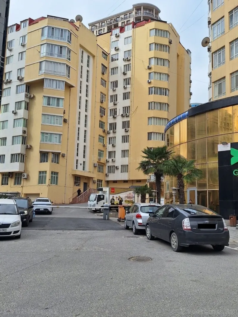 Satılır 4 otaqlı Mənzil Yeni tikili 170 m² 28 May m. - şəkil 13