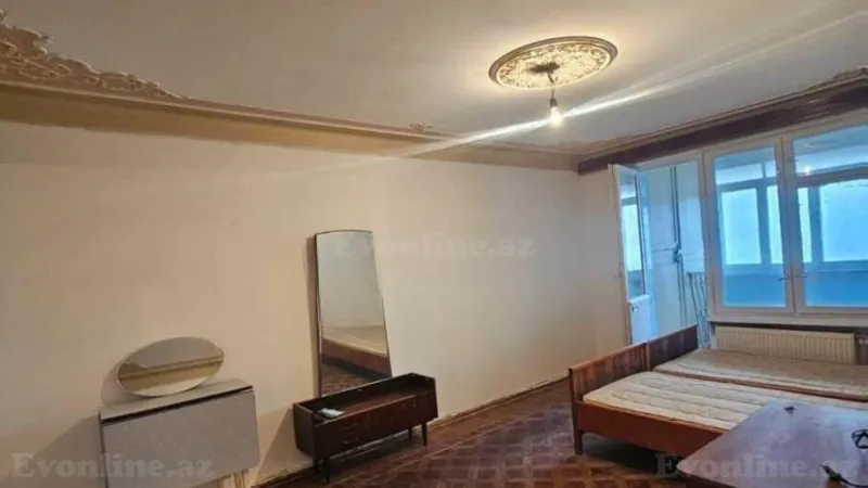 Satılır 3 otaqlı Mənzil Köhnə tikili 80 m² Nəsimi r.