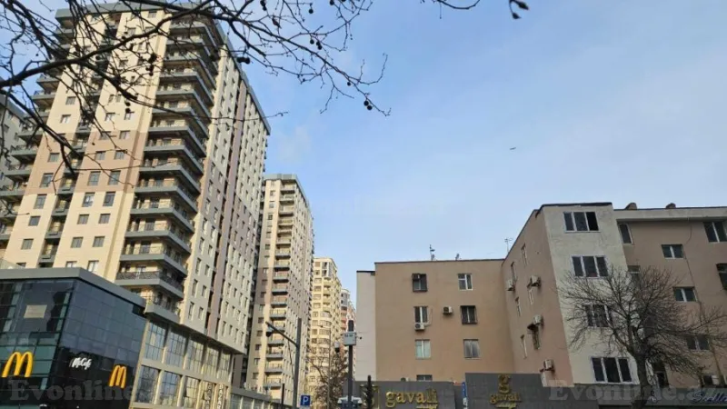 Satılır 3 otaqlı Mənzil Köhnə tikili 80 m² Nəsimi r. - şəkil 8