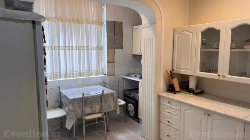 Kirayə verilir 4 otaqlı Mənzil Köhnə tikili 80 m² Yeni Yasamal - şəkil 3