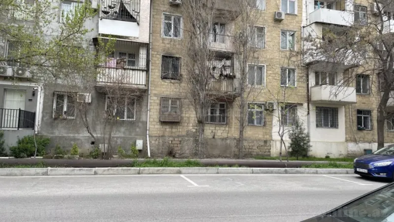 1 otaqlı Mənzil 35 m² Elmlər Akademiyası m. Satılır