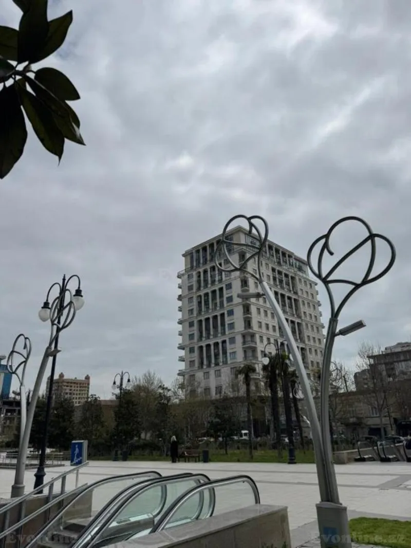 Satılır 3 otaqlı Mənzil Yeni tikili 184 m² Nizami m. - şəkil 4