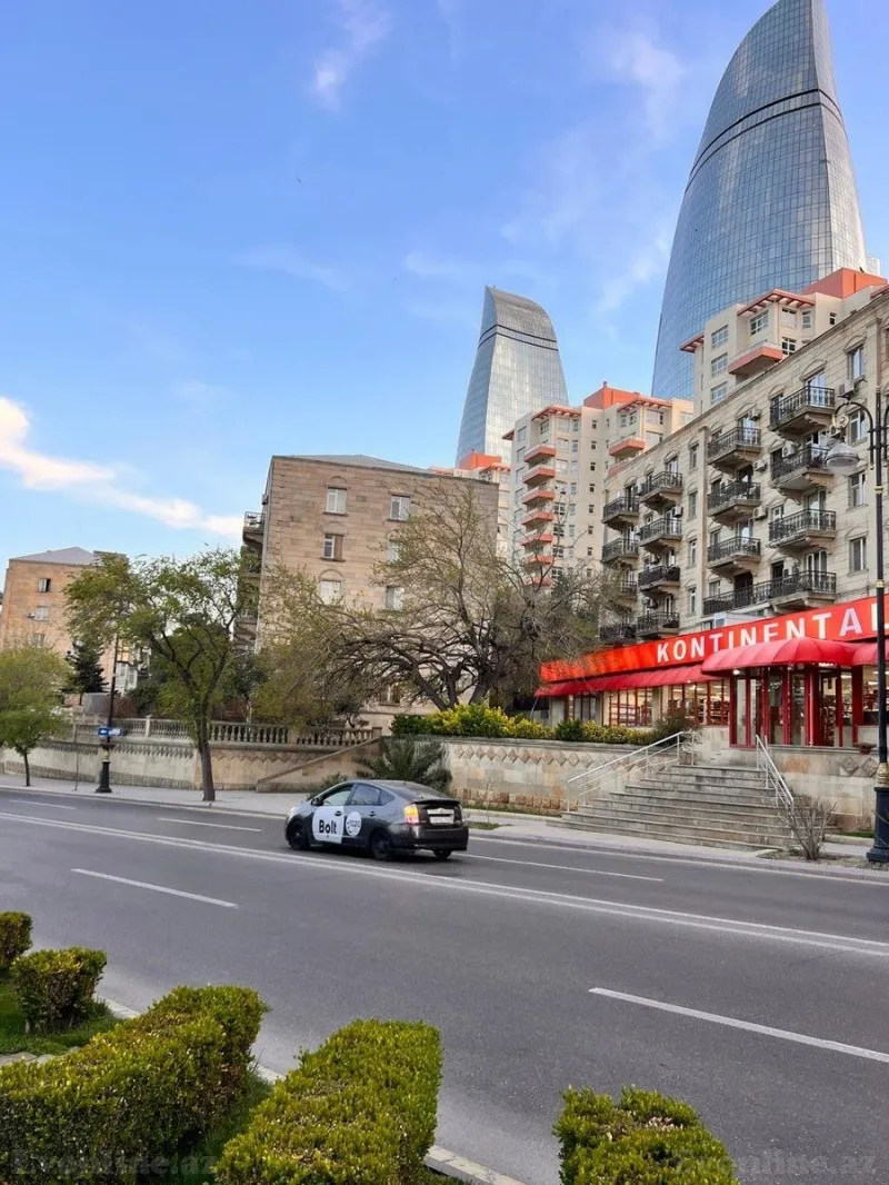 1 otaqlı Mənzil 40 m² İçərişəhər m. Kirayə verilir