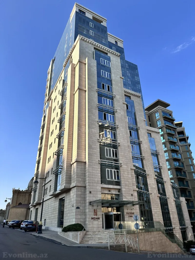 5 otaqlı Mənzil 277.6 m² İçərişəhər m. Satılır