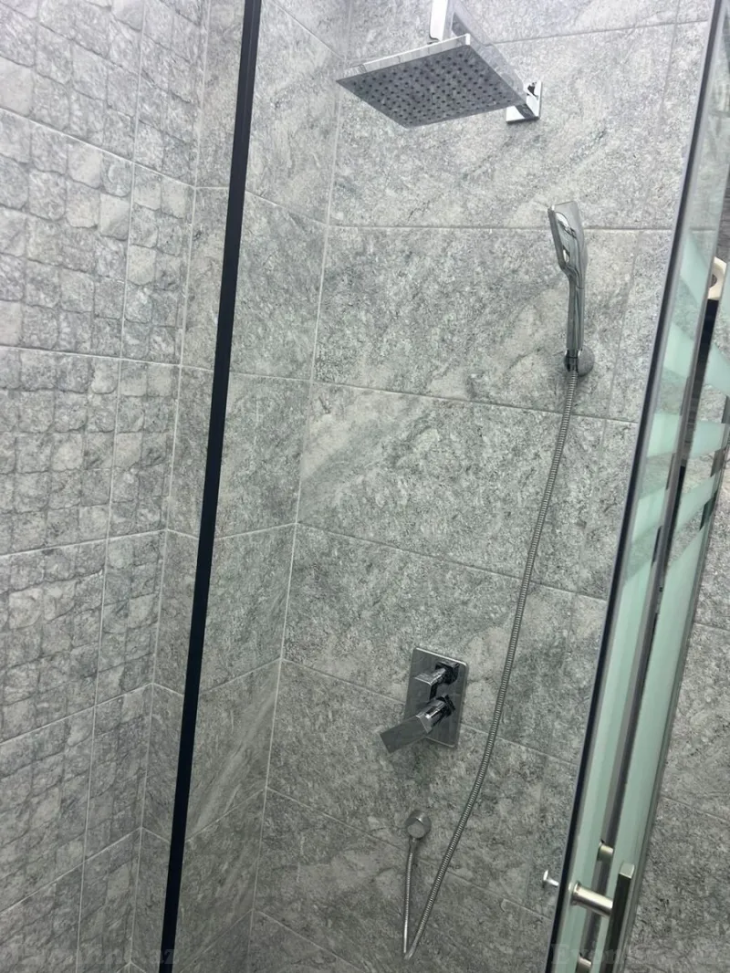 Kirayə verilir 3 otaqlı Mənzil Yeni tikili 130 m² Xətai m. - şəkil 13