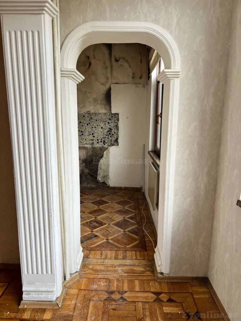 Satılır 3 otaqlı Mənzil Köhnə tikili 75 m² Gənclik m. - şəkil 5