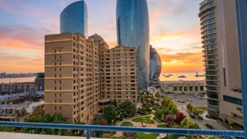 Satılır Obyekt 650 m² 28 May m.