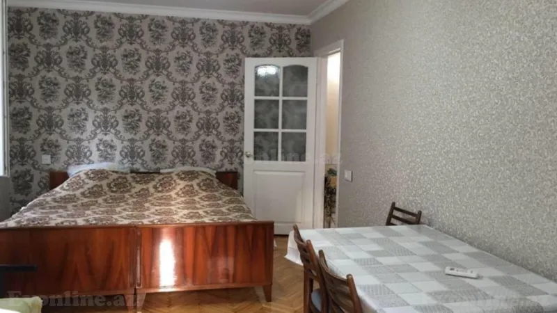 Kirayə verilir 1 otaqlı Mənzil Köhnə tikili 40 m² Elmlər Akademiyası m.