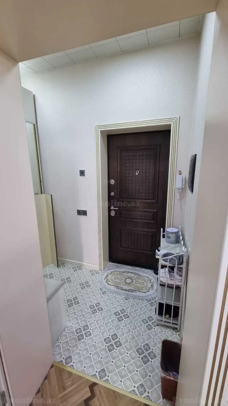 4 otaqlı Mənzil 130 m² Avtovağzal m. Satılır