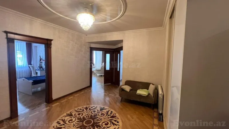 4 otaqlı Mənzil 192 m² 28 May m. Satılır