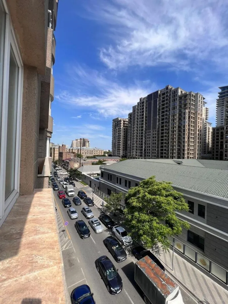 Satılır 4 otaqlı Mənzil Yeni tikili 192 m² 28 May m. - şəkil 12