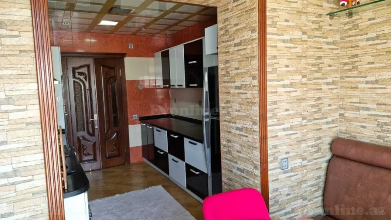 Kirayə verilir 3 otaqlı Mənzil Köhnə tikili 150 m² Sahil m. - şəkil 9