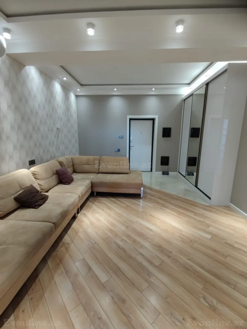 3 otaqlı Mənzil 95 m² Qara Qarayev m. Satılır