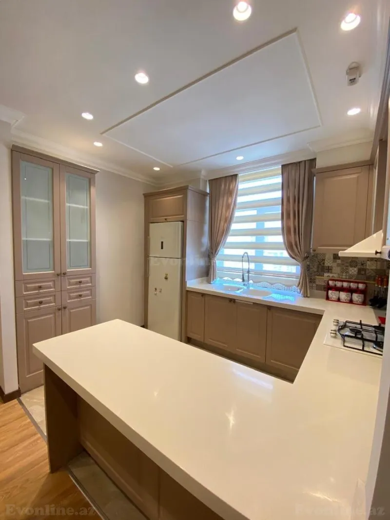 Kirayə verilir 2 otaqlı Mənzil Yeni tikili 70 m² Səbail r. - şəkil 12