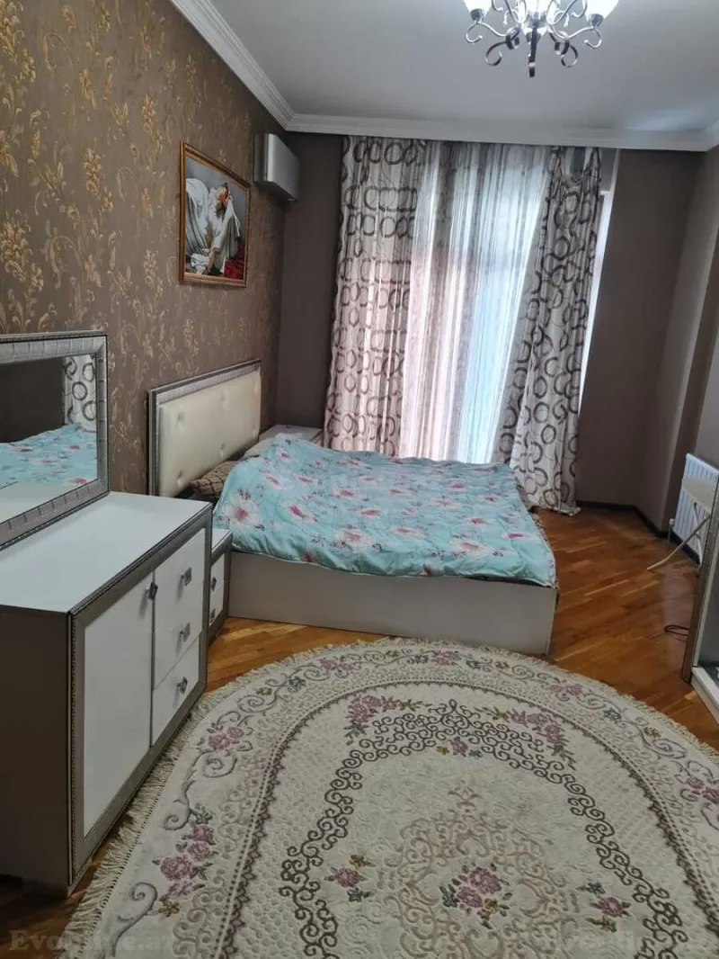 Kirayə verilir 4 otaqlı Mənzil Yeni tikili 220 m² Xətai m. - şəkil 16
