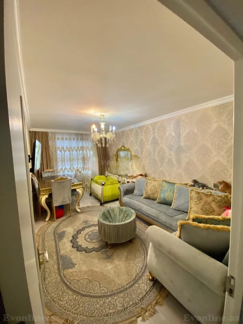 5 otaqlı Mənzil 120 m² Qara Qarayev m. Satılır